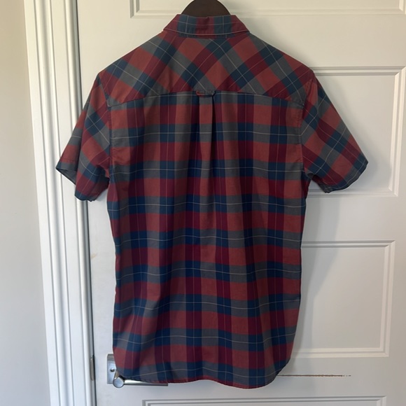 rvca button down - Picture 4 of 4